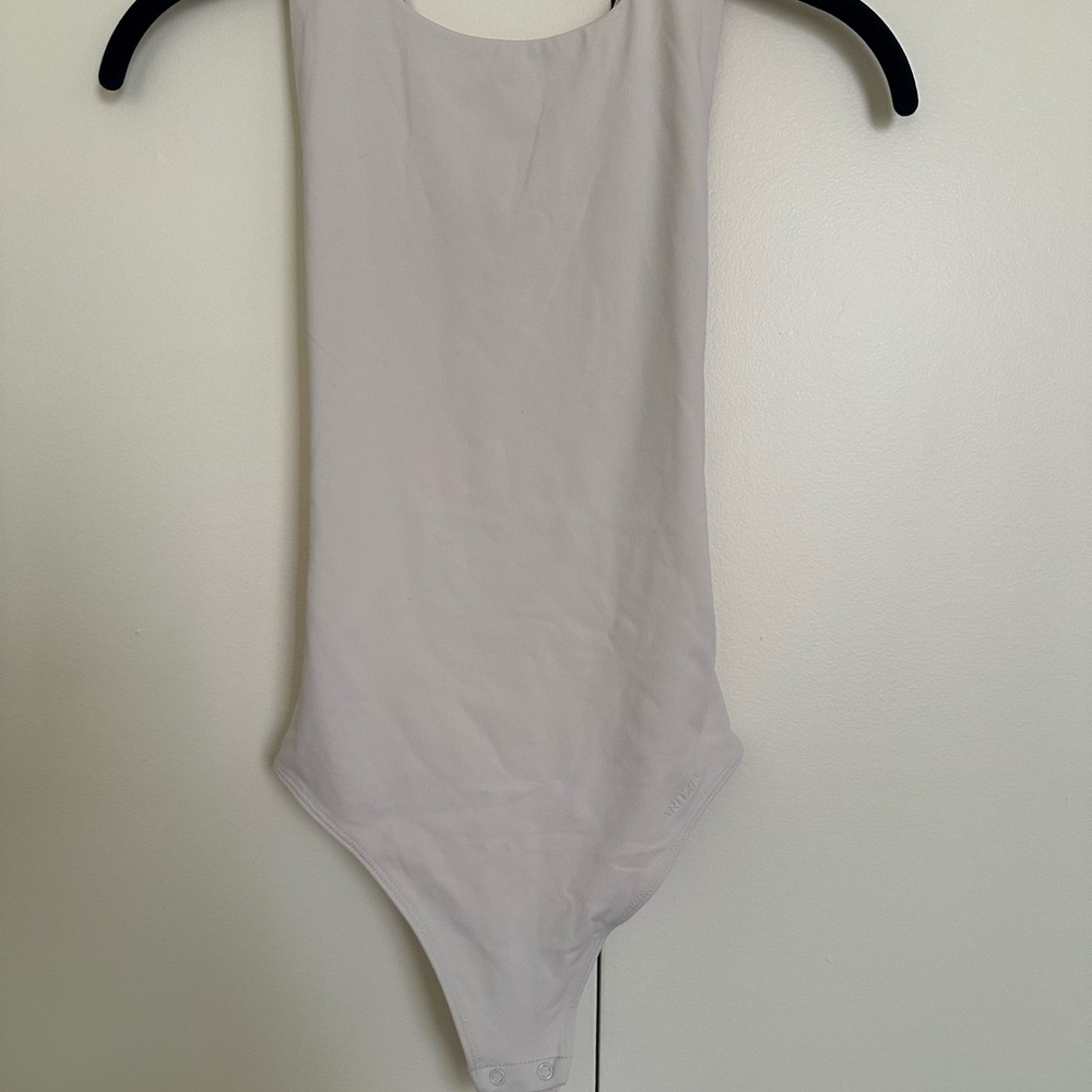 Aritzia Light Gray  birch cross back Bodysuit